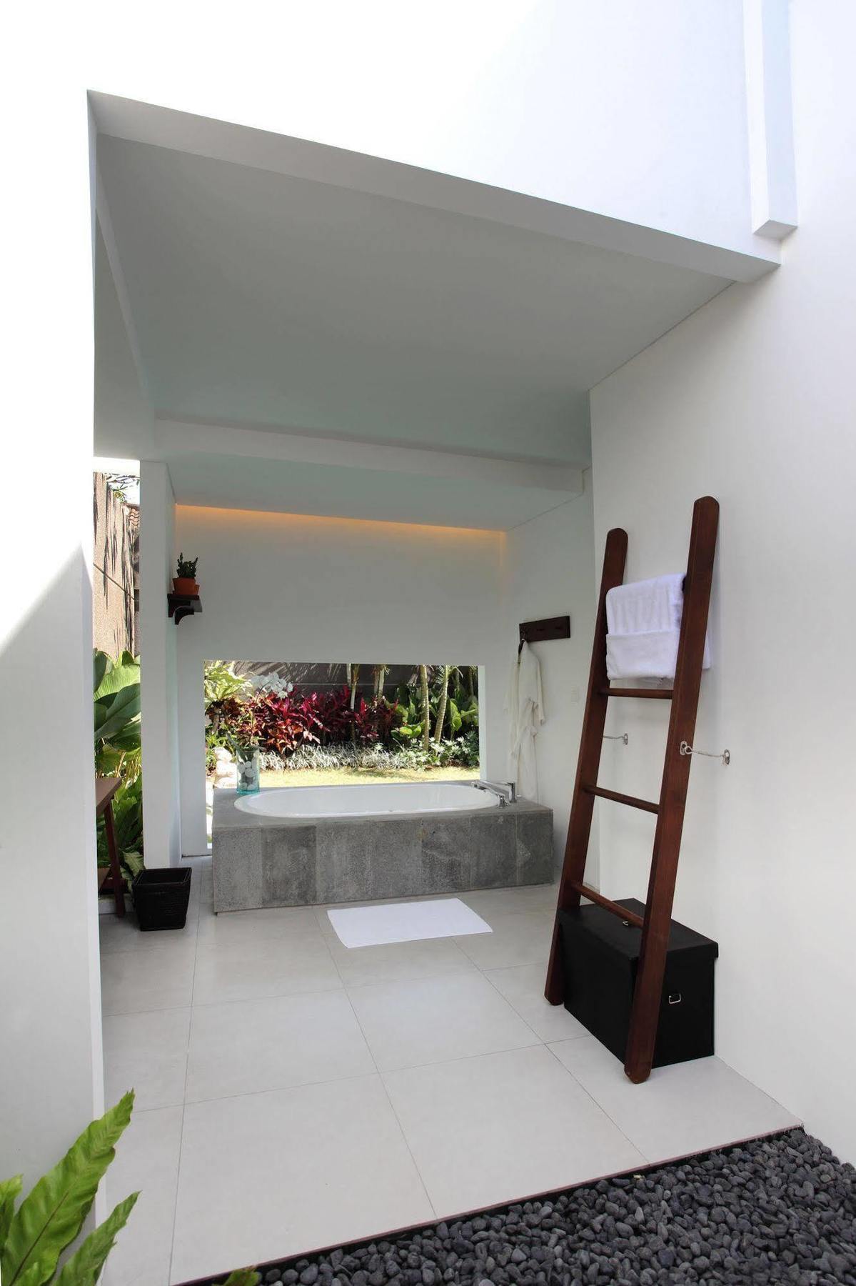Abia Hotel 4*